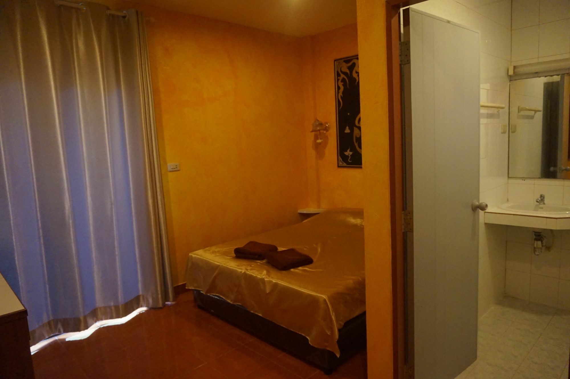 Ban Elephant Blanc Apartment Strand Kata Exterior foto
